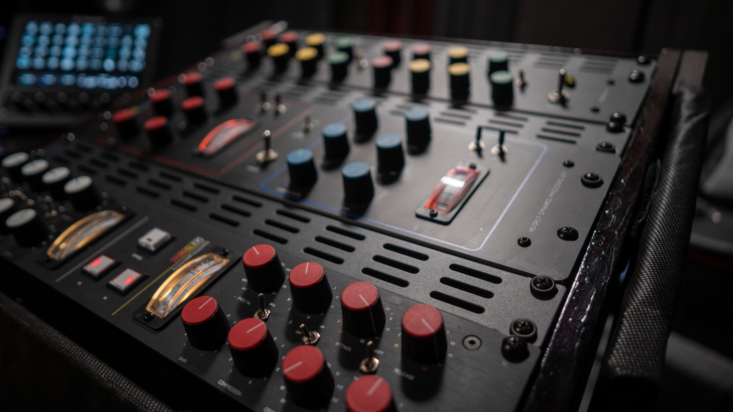 Analog mastering console — gear detail